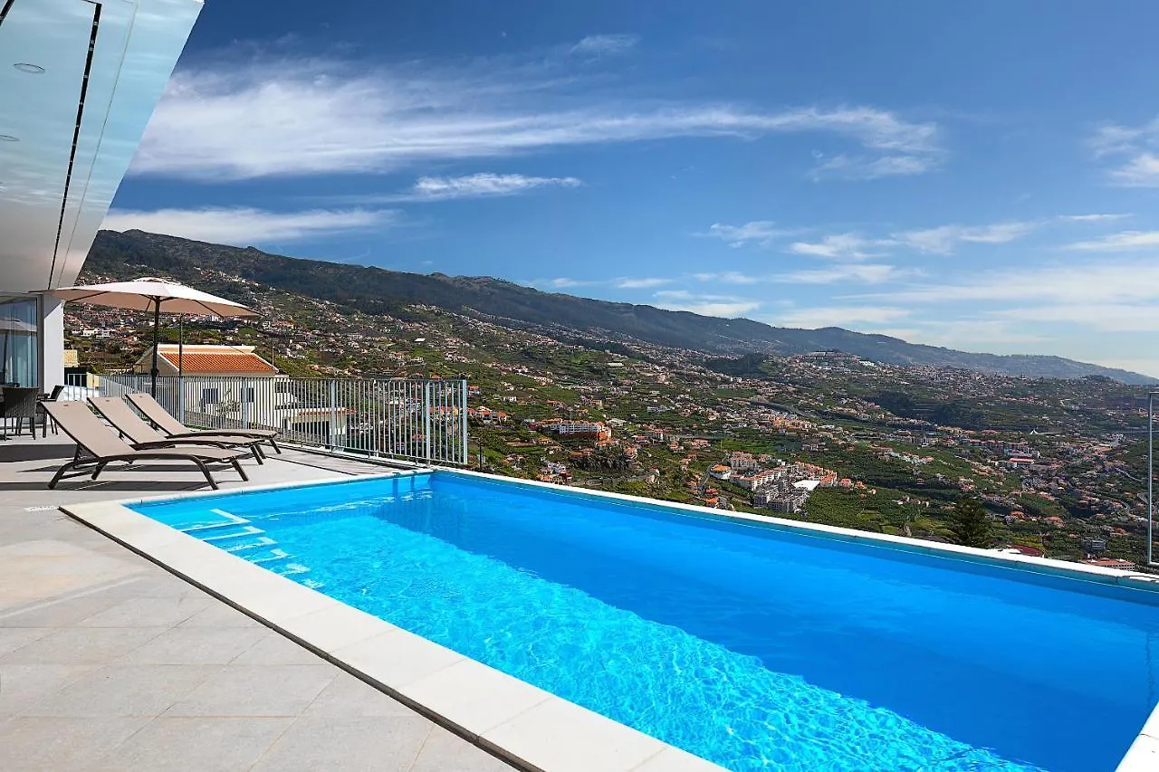Peak A Boo Private Heated Pool And Private Parking Villa Camara de Lobos